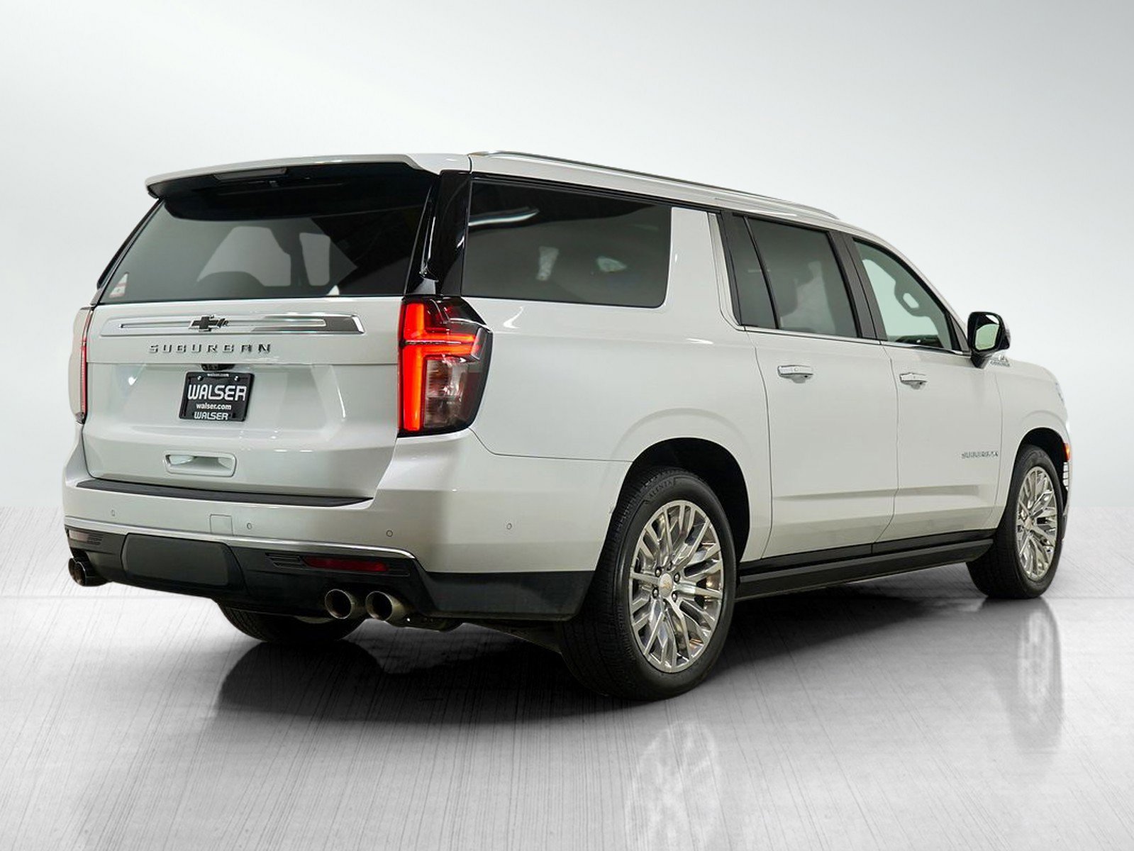 2024 Chevrolet Suburban High Country photo 4