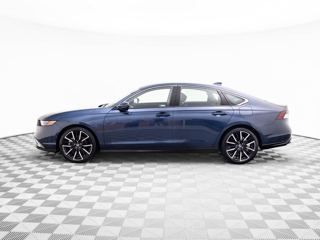 2024 Honda Accord Hybrid Touring photo 2