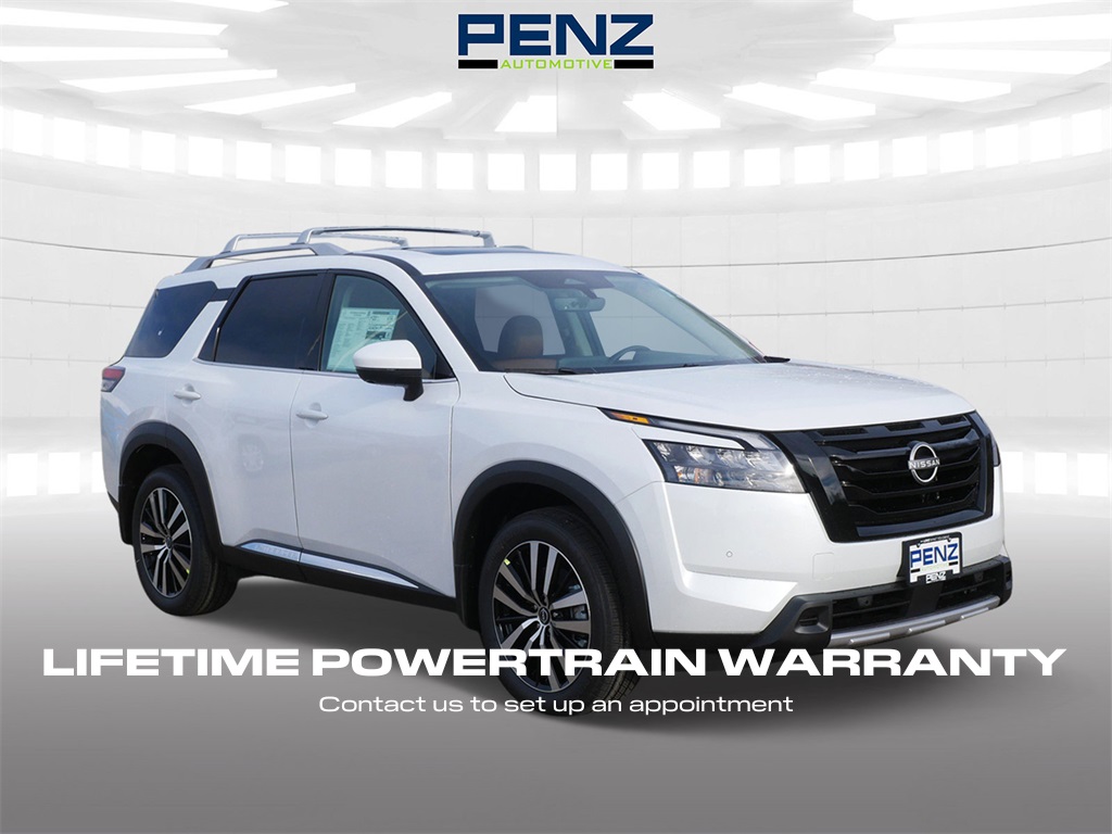 2025 Nissan Pathfinder Platinum's photo