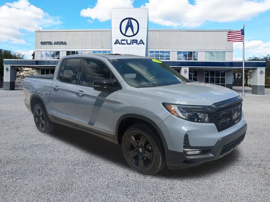 2024 Honda Ridgeline Black Edition photo 2