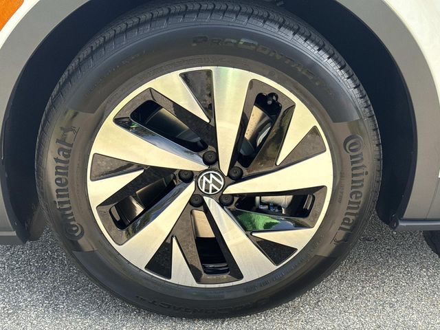 2025 Volkswagen ID.4 Pro photo 9
