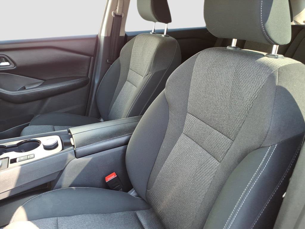 2024 Nissan Rogue SV photo 11