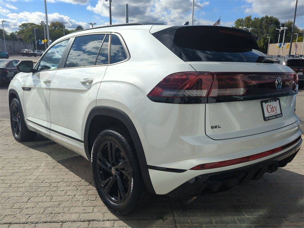 2025 Volkswagen Atlas Cross Sport SEL R-Line photo 2