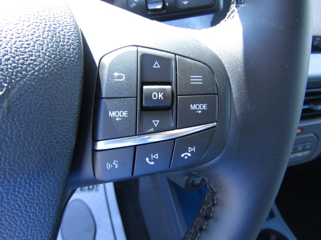 2025 Ford Maverick XLT photo 9