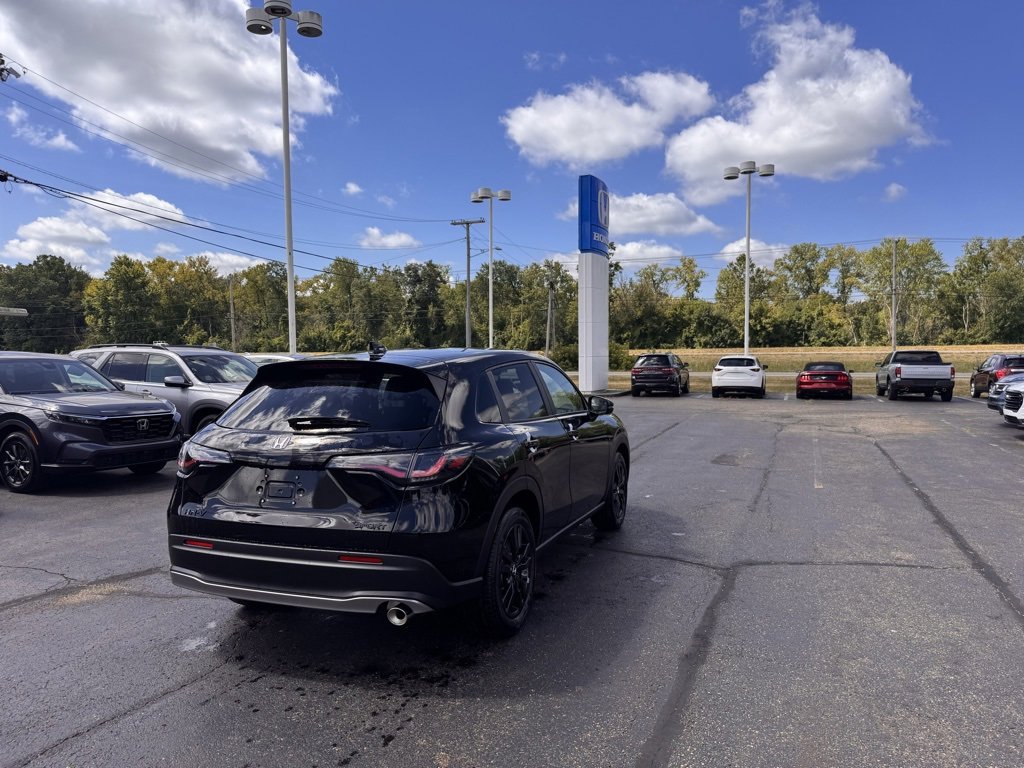 2026 Honda HR-V Sport photo 2