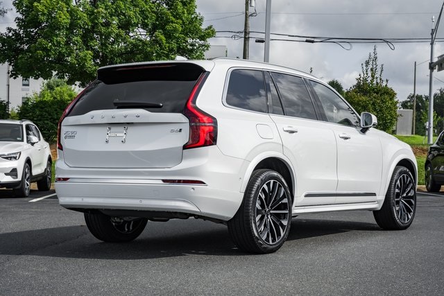 2026 Volvo XC90 Plus photo 3