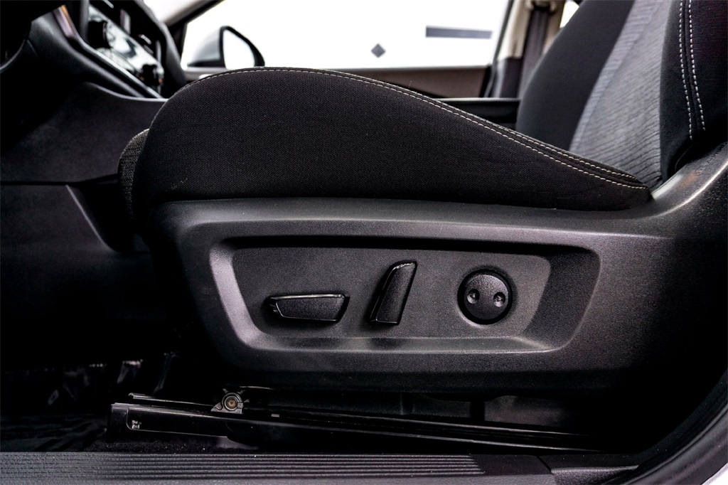 2023 Nissan Rogue SV photo 12