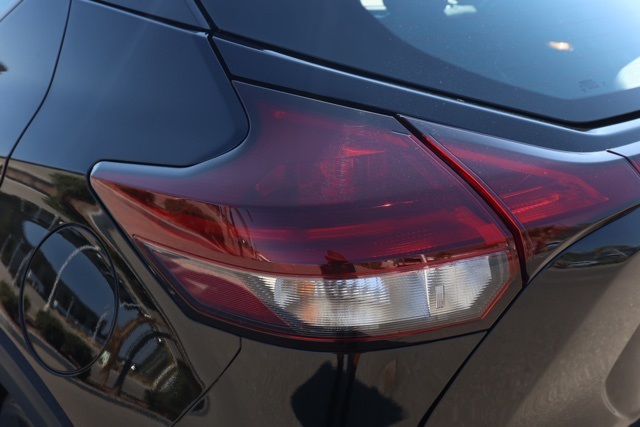 2025 Nissan Kicks Play S photo 5