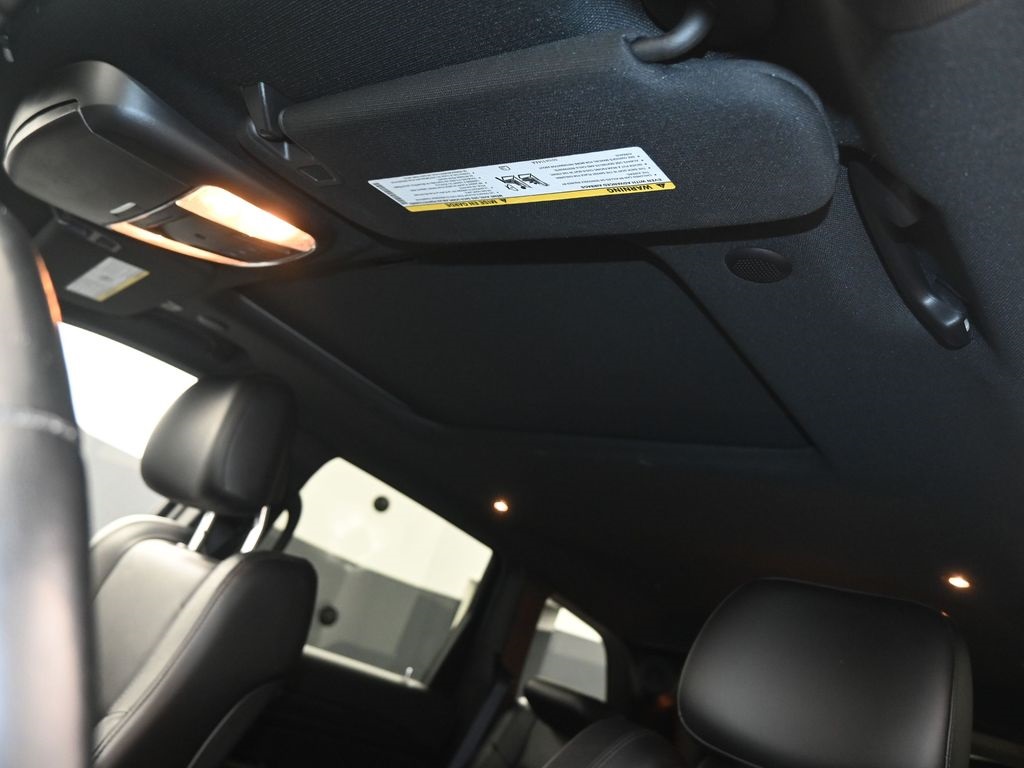 2022 Jeep Cherokee Laredo X photo 2