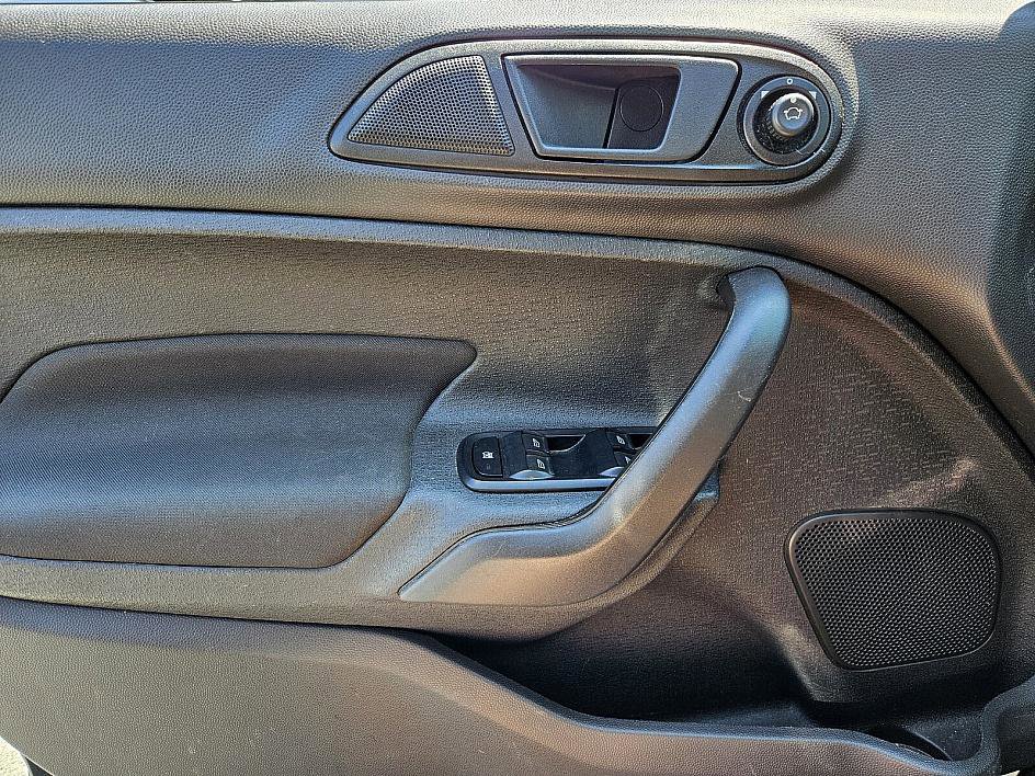 2019 Ford Fiesta SE photo 28