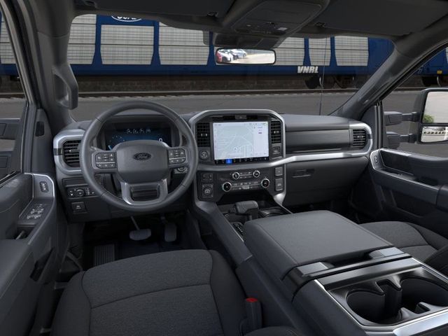 2025 Ford F-150 XLT photo 8