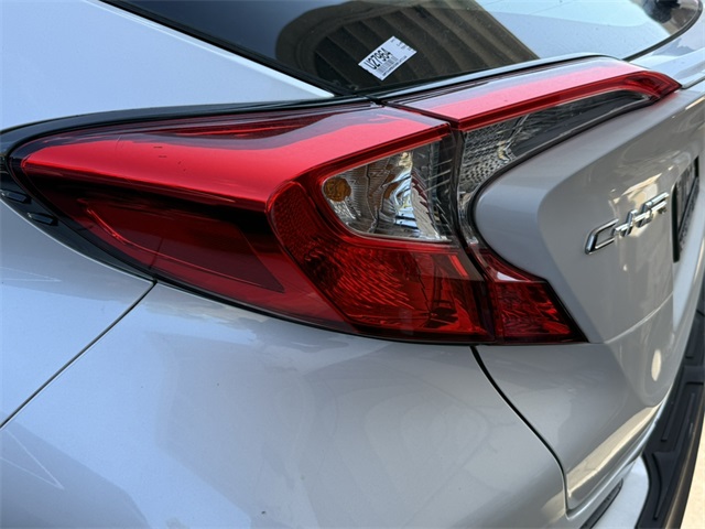 2022 Toyota C-HR Limited photo 3
