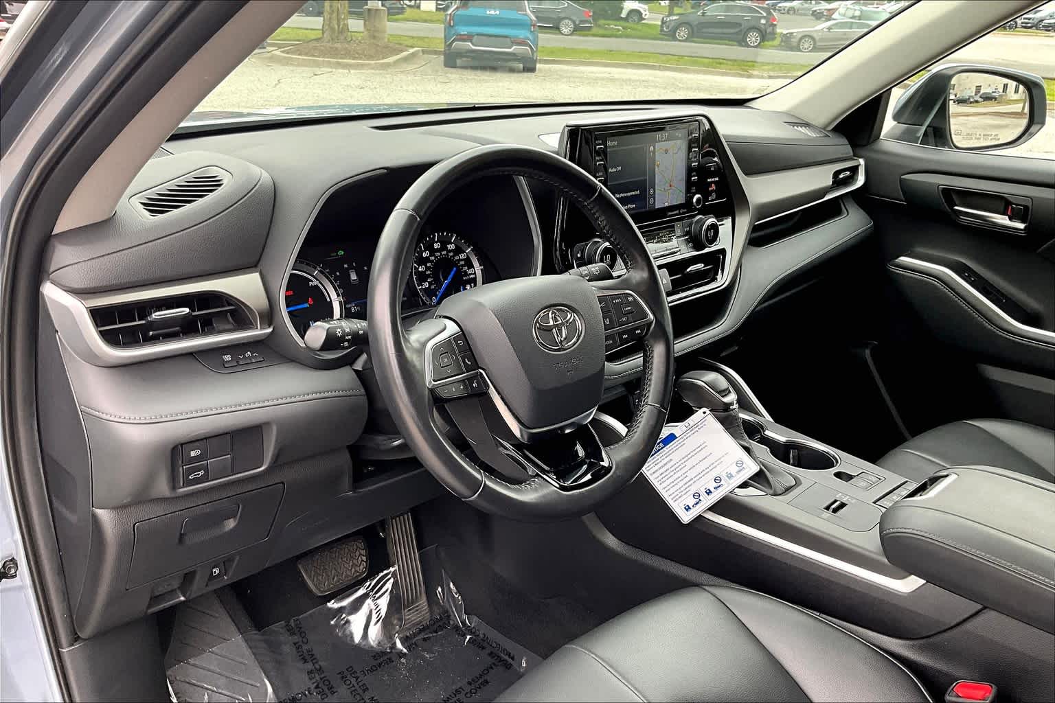 2020 Toyota Highlander Hybrid XLE photo 17