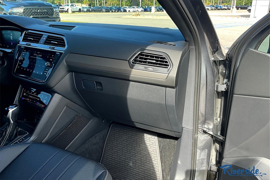 2024 Volkswagen Tiguan SE R-Line Black photo 21