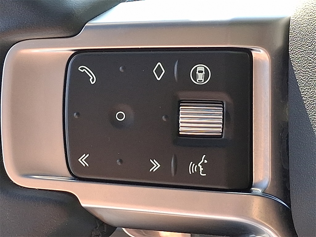 2025 Land Rover Discovery SE photo 16