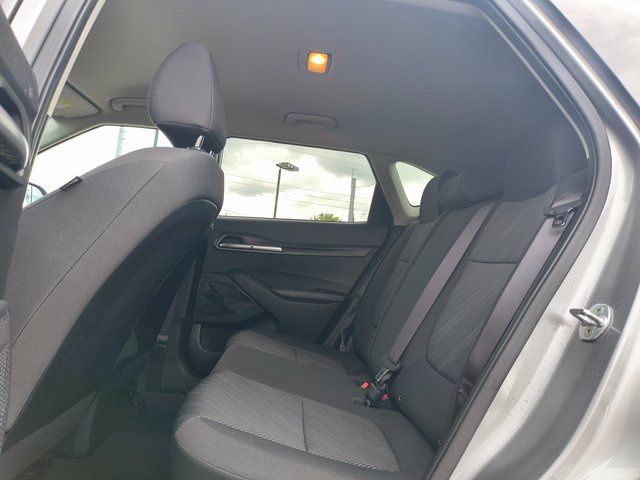 2023 Kia Seltos LX photo 23