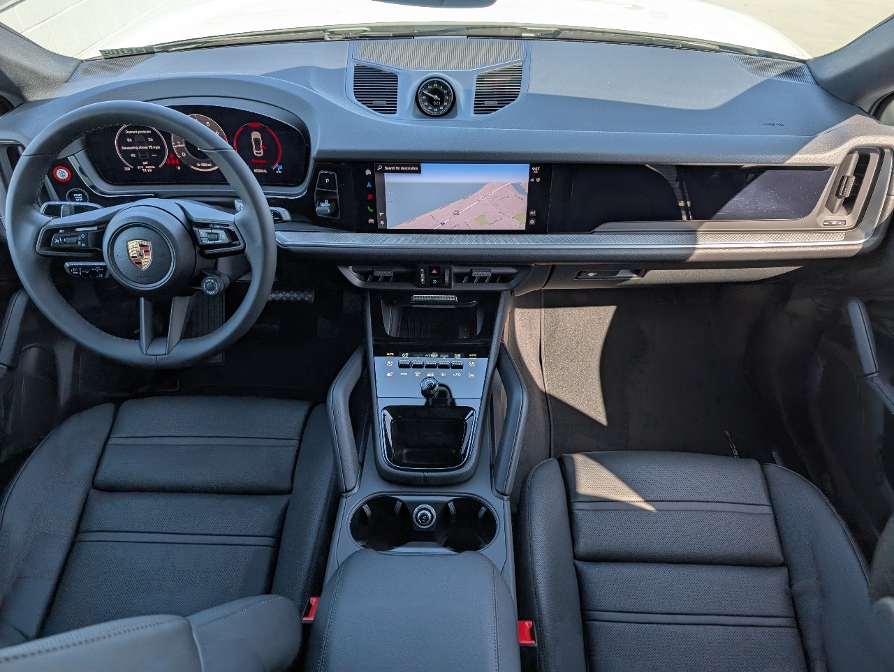 2025 Porsche Cayenne photo 6