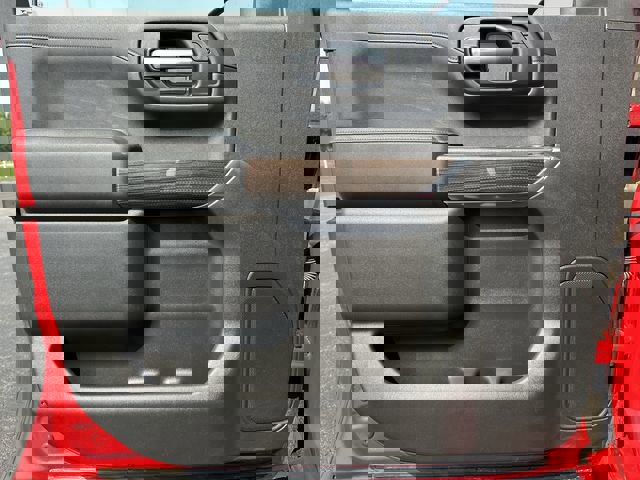 2019 Chevrolet Silverado 1500 RST photo 13