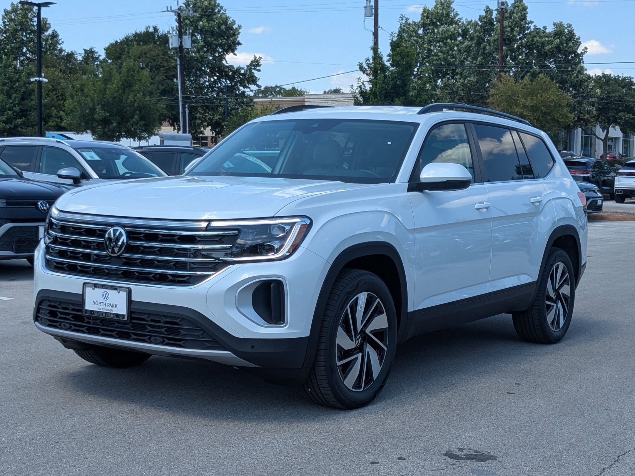 2026 Volkswagen Atlas SE Technology photo 3