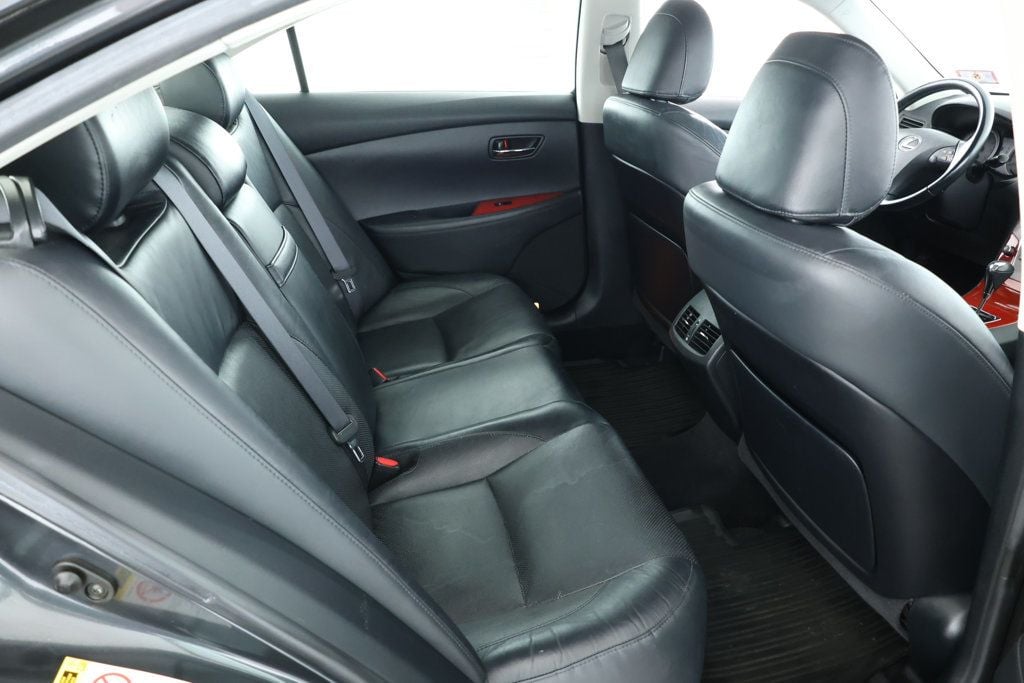 2009 Lexus ES 350 photo 21