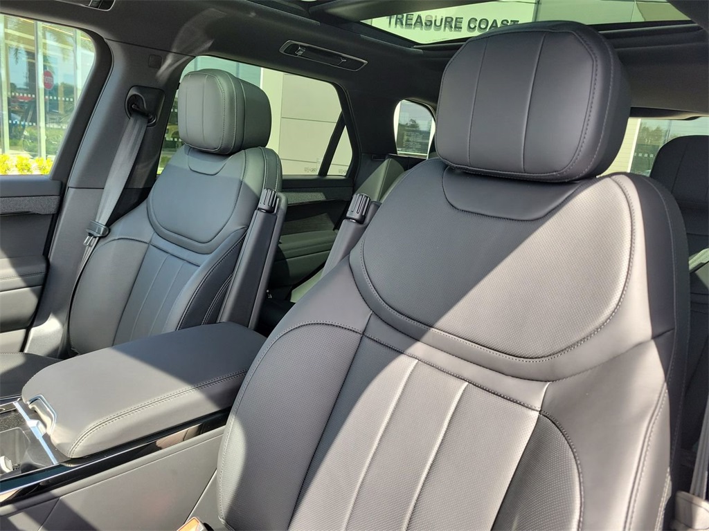 2025 Land Rover Range Rover Sport SE photo 22