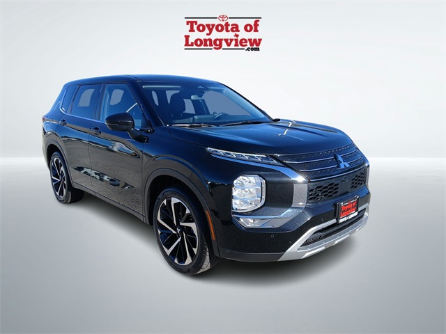 2024 Mitsubishi Outlander SE's photo