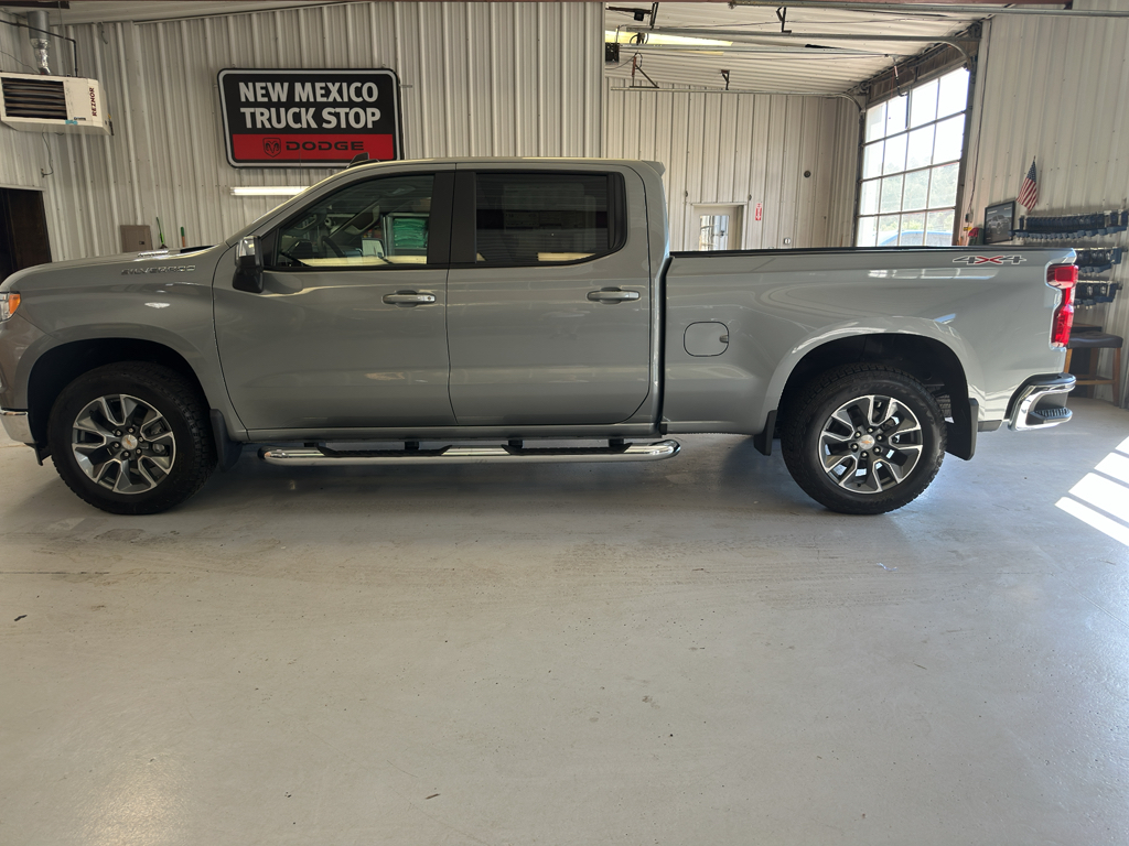 2025 Chevrolet Silverado 1500 LT photo 6