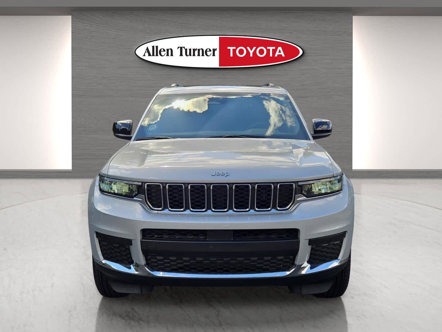 2024 Jeep Grand Cherokee Laredo X photo 4