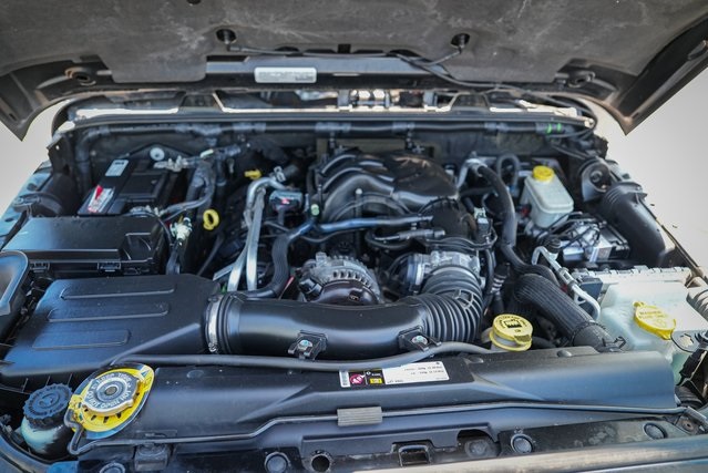 2015 Jeep Wrangler Unlimited Sahara photo 26