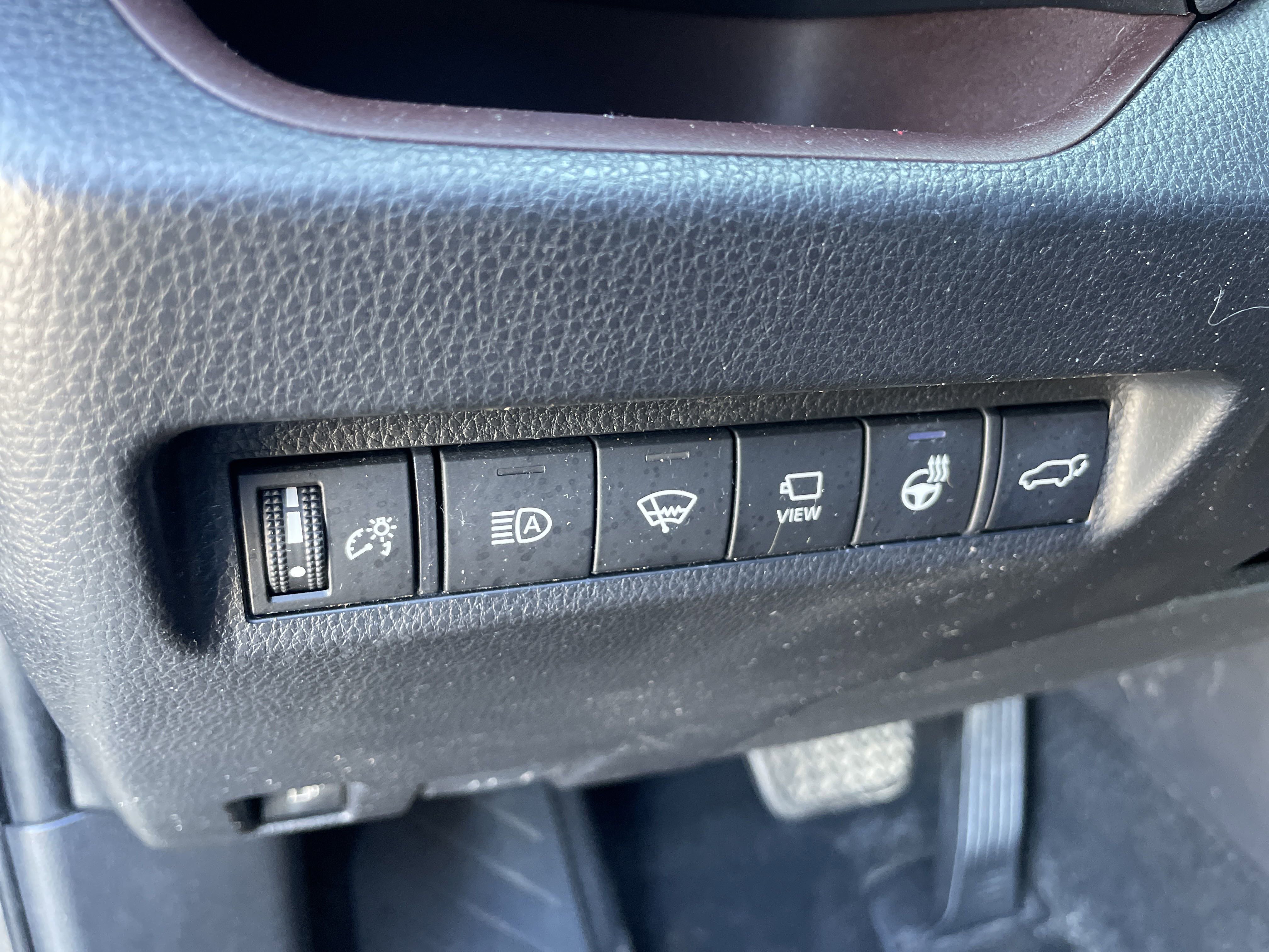 2020 Toyota RAV4 Hybrid Limited photo 4