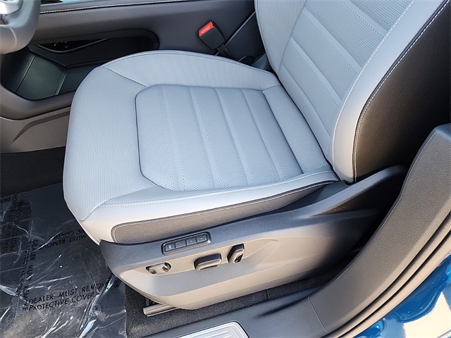 2025 Volkswagen Atlas Cross Sport SEL R-Line photo 12