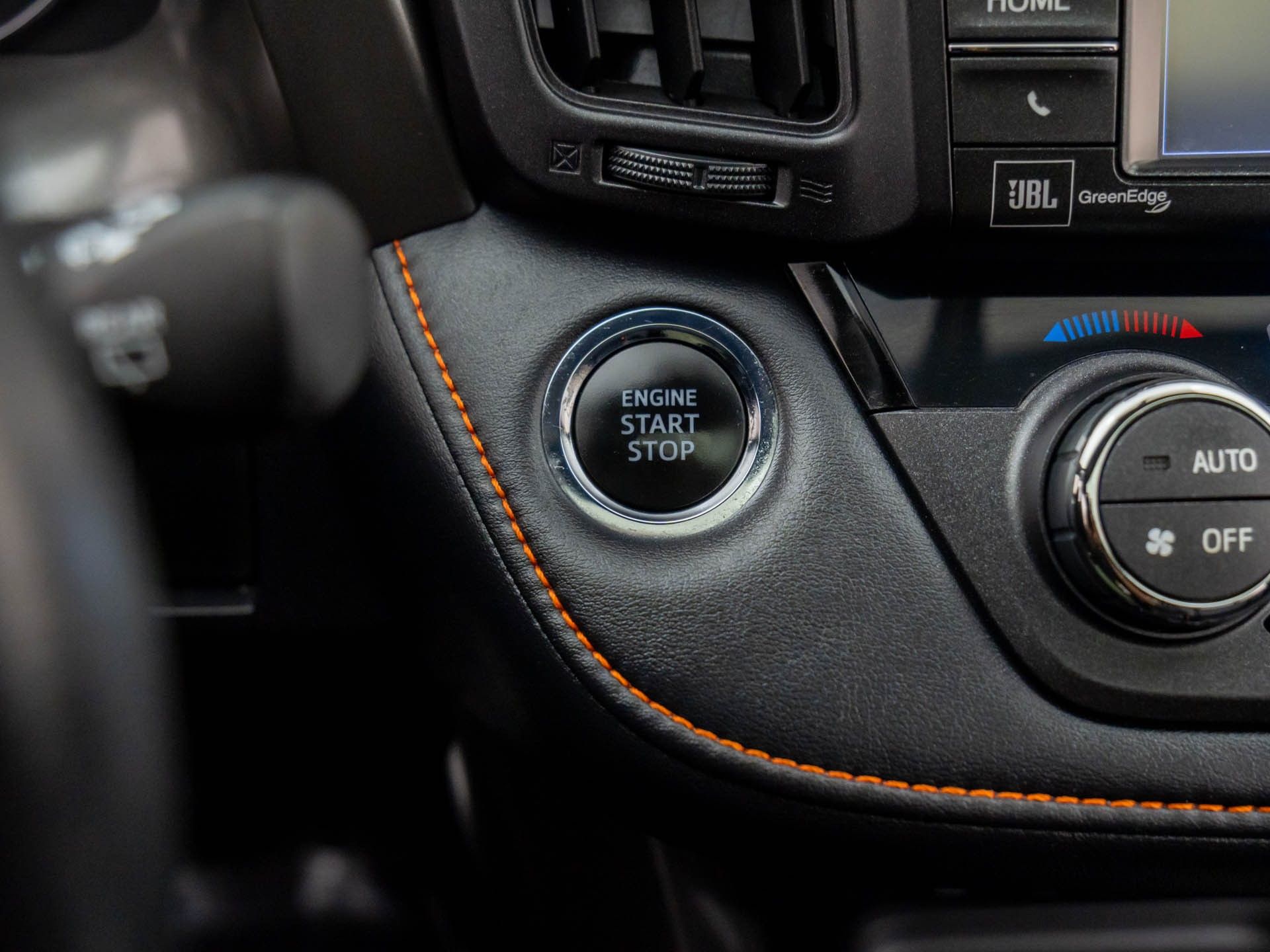 2016 Toyota RAV4 SE photo 18