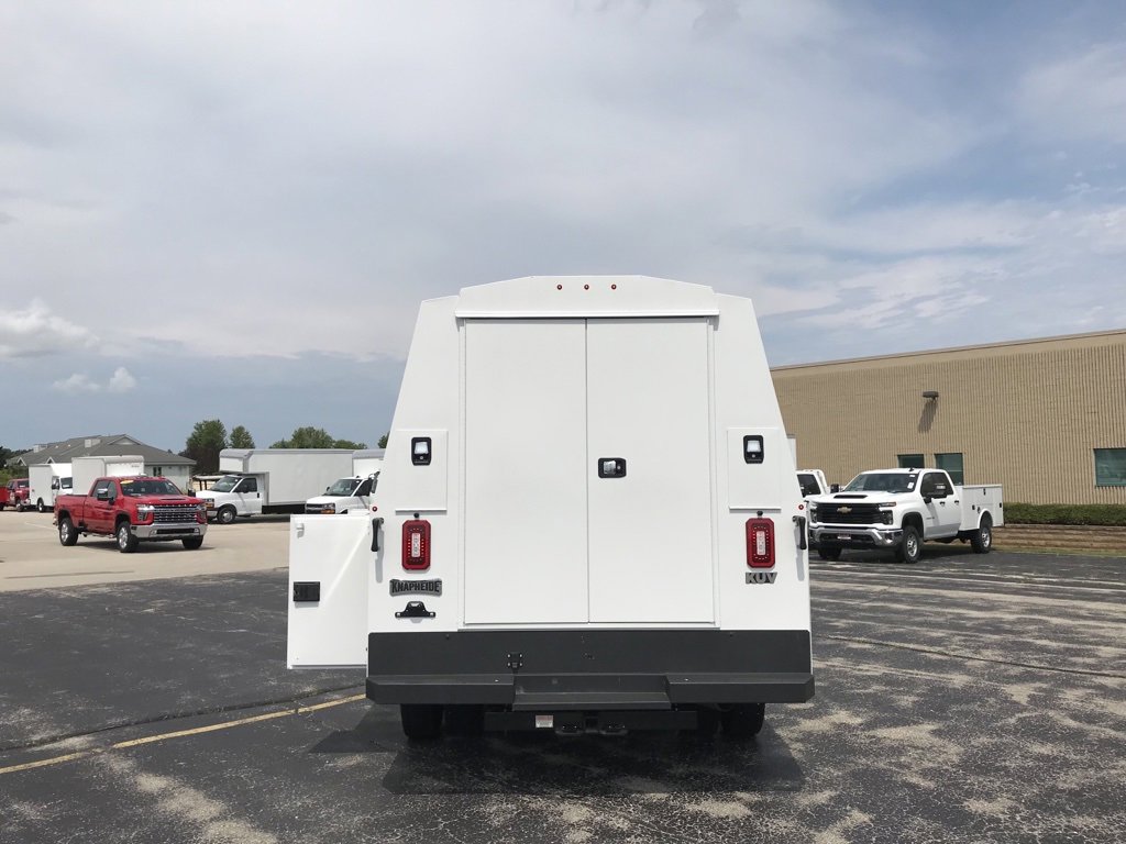 2024 Chevrolet Silverado 5500HD Work Truck photo 2