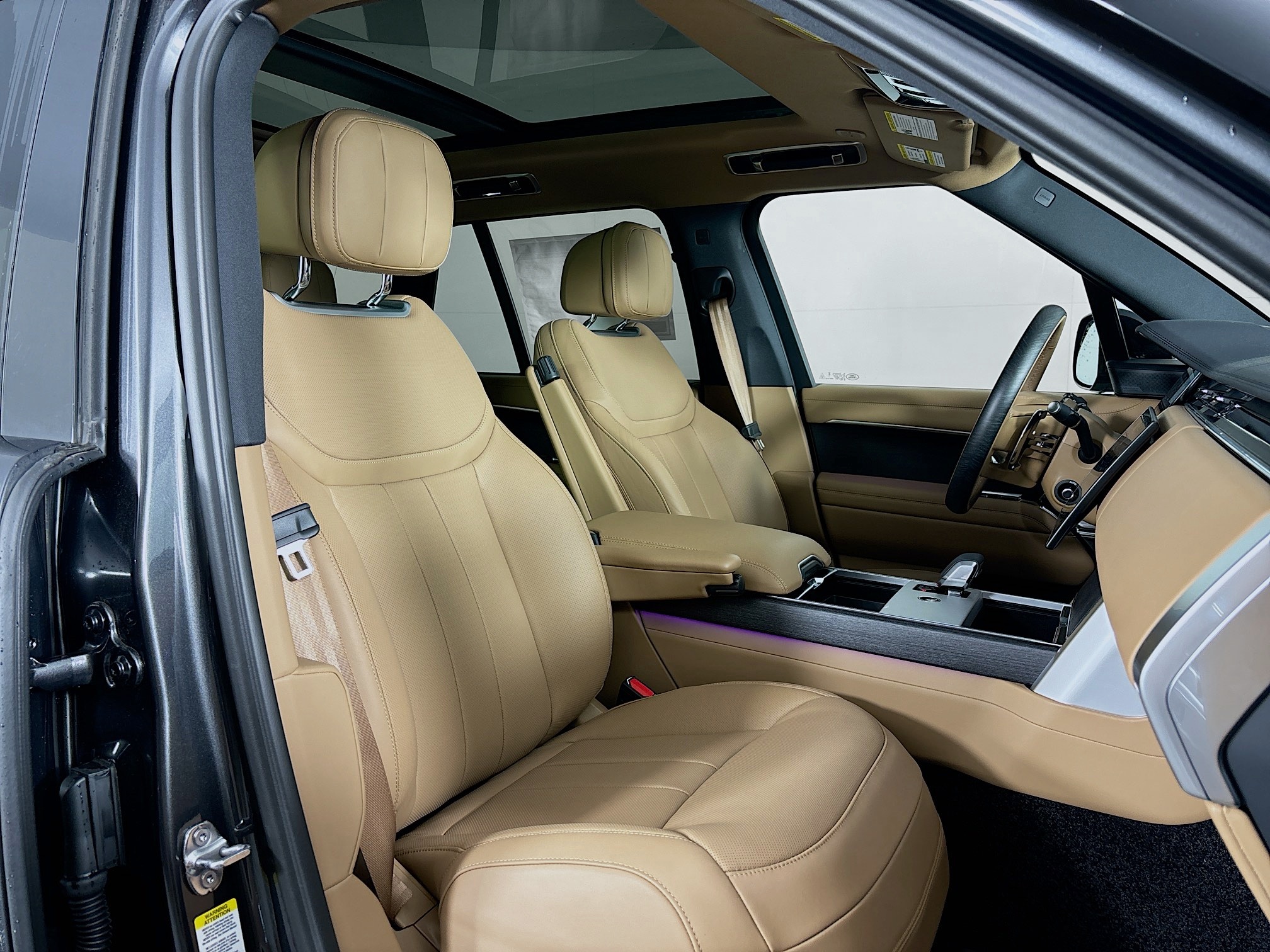 2025 Land Rover Range Rover SE photo 24