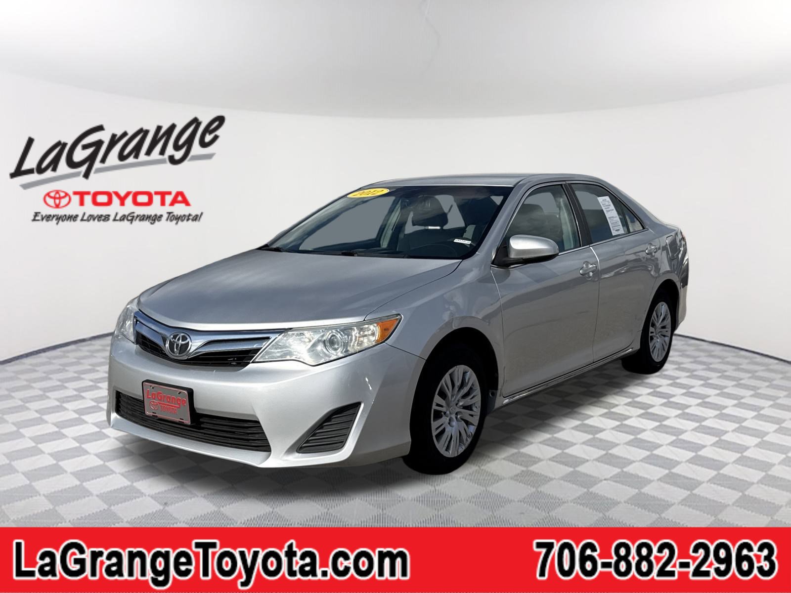 2012 Toyota Camry LE's photo