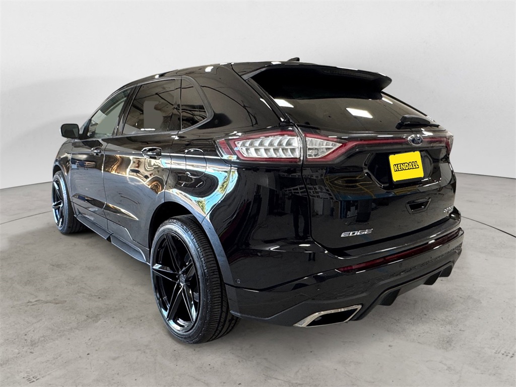 2018 Ford Edge Sport photo 2