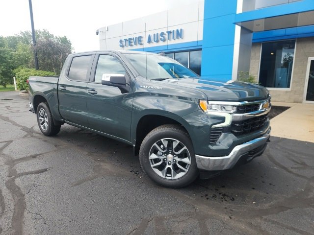 2025 Chevrolet Silverado 1500 LT's photo