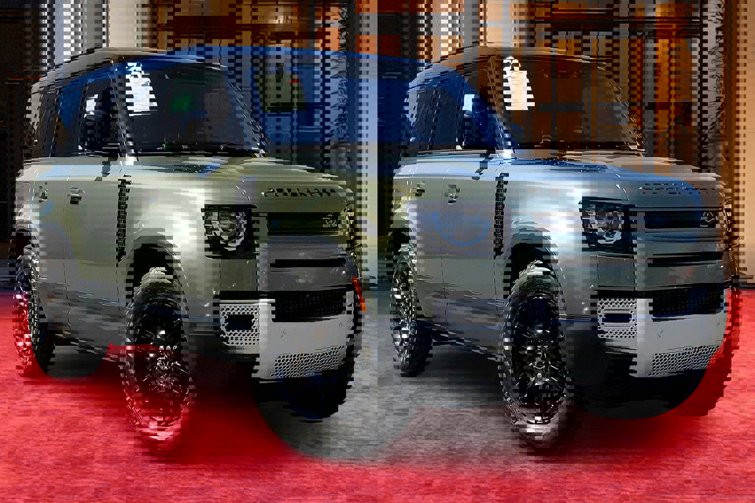 2021 Land Rover Defender 110 photo 2