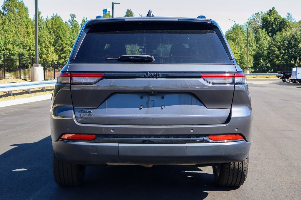 2022 Jeep Grand Cherokee Altitude photo 6