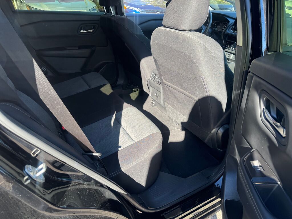2024 Nissan Rogue SV photo 19