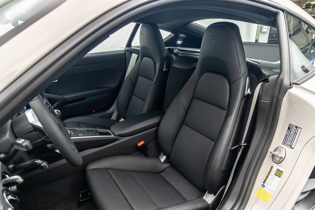 2024 Porsche Cayman Base photo 5