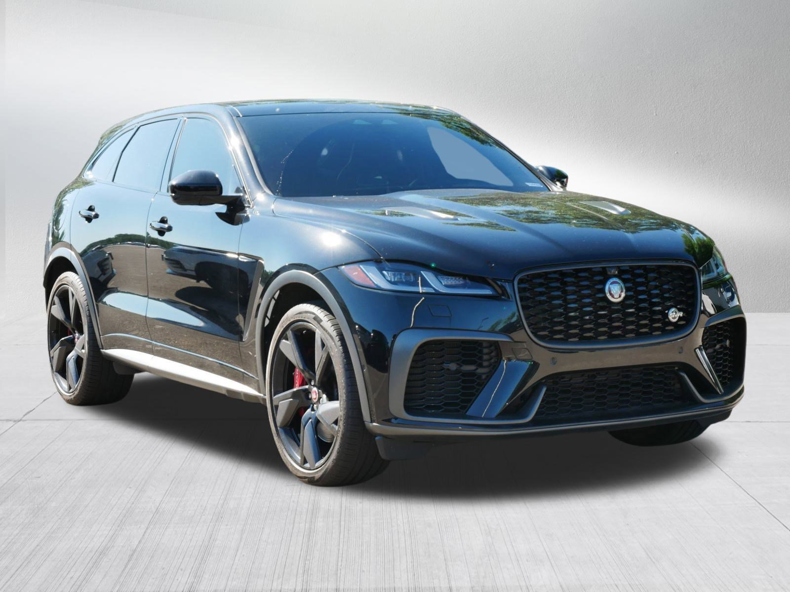 2023 Jaguar F-PACE SVR photo 3