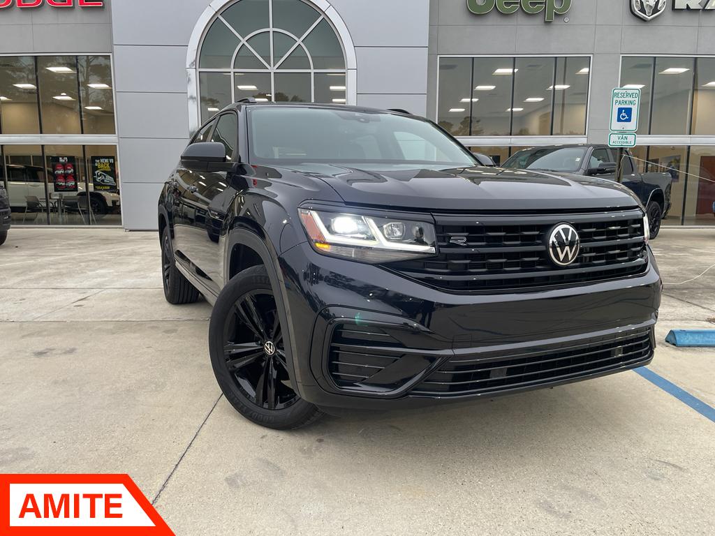2023 Volkswagen Atlas Cross Sport SEL R-Line Black's photo