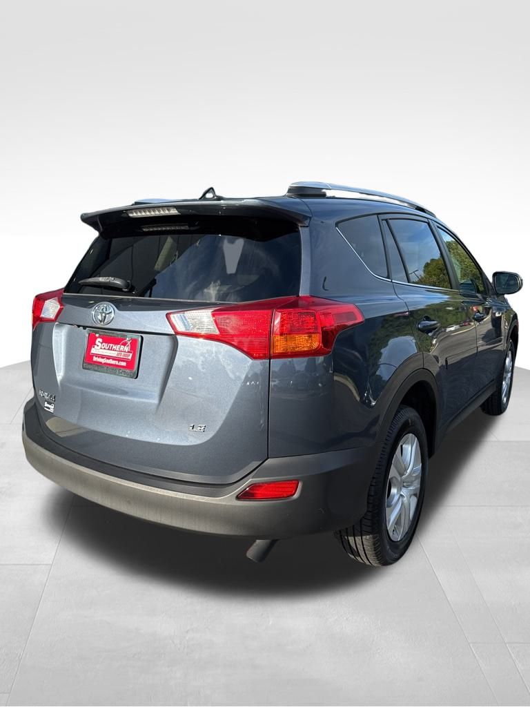 2013 Toyota RAV4 LE photo 10