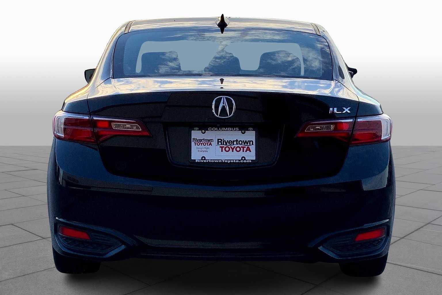 2017 Acura ILX Base photo 4