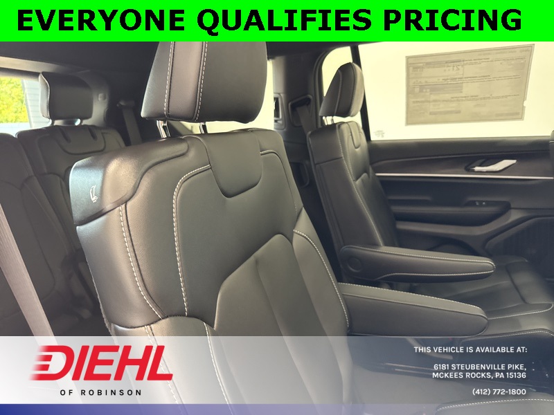 2025 Jeep Grand Cherokee Limited photo 12