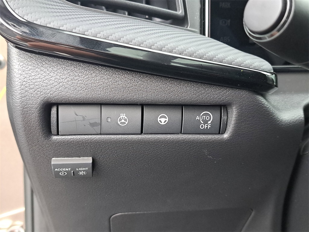 2026 Nissan Kicks SR photo 22