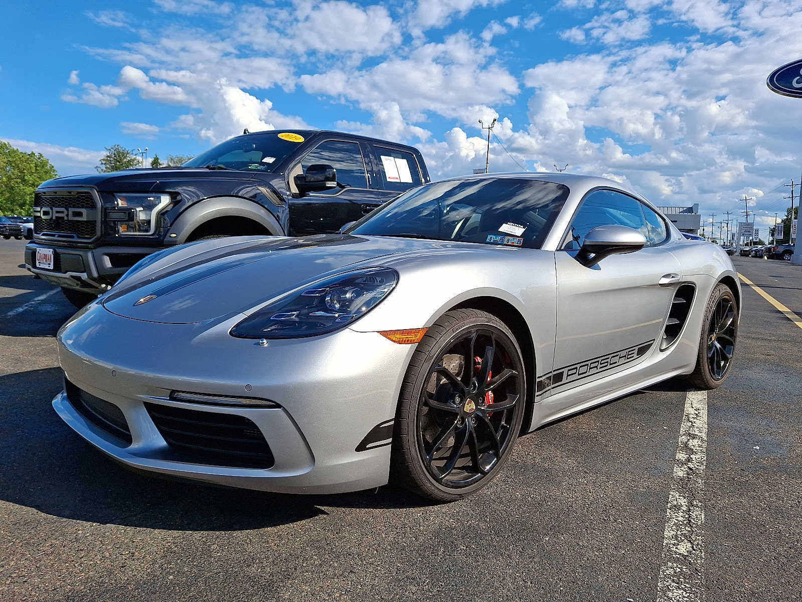 2024 Porsche Cayman photo 3