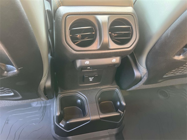 2025 Jeep Gladiator Mojave photo 16