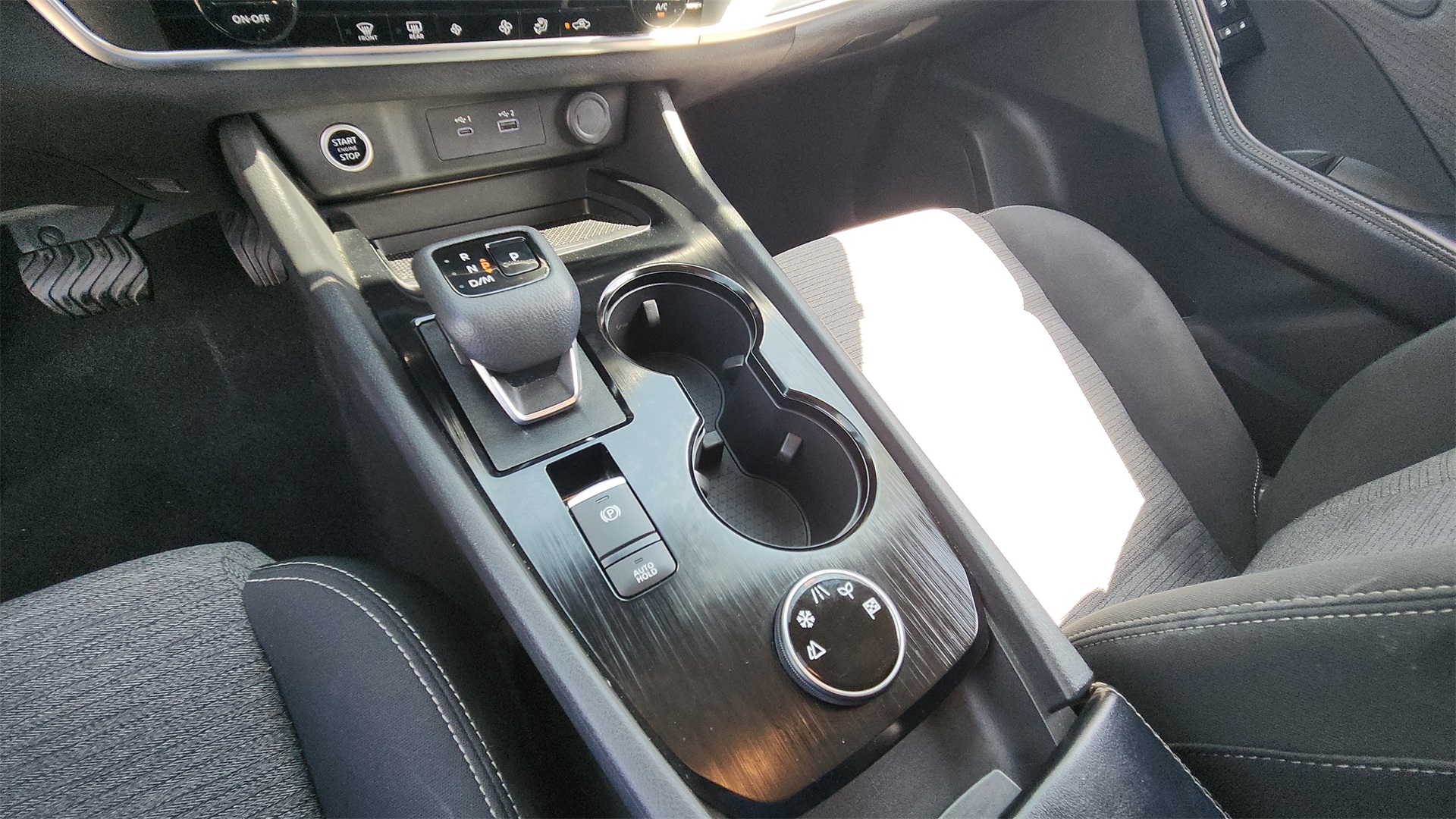 2023 Nissan Rogue SV photo 11